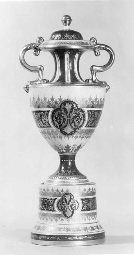 Vase mit gefälschtem Bindenschild