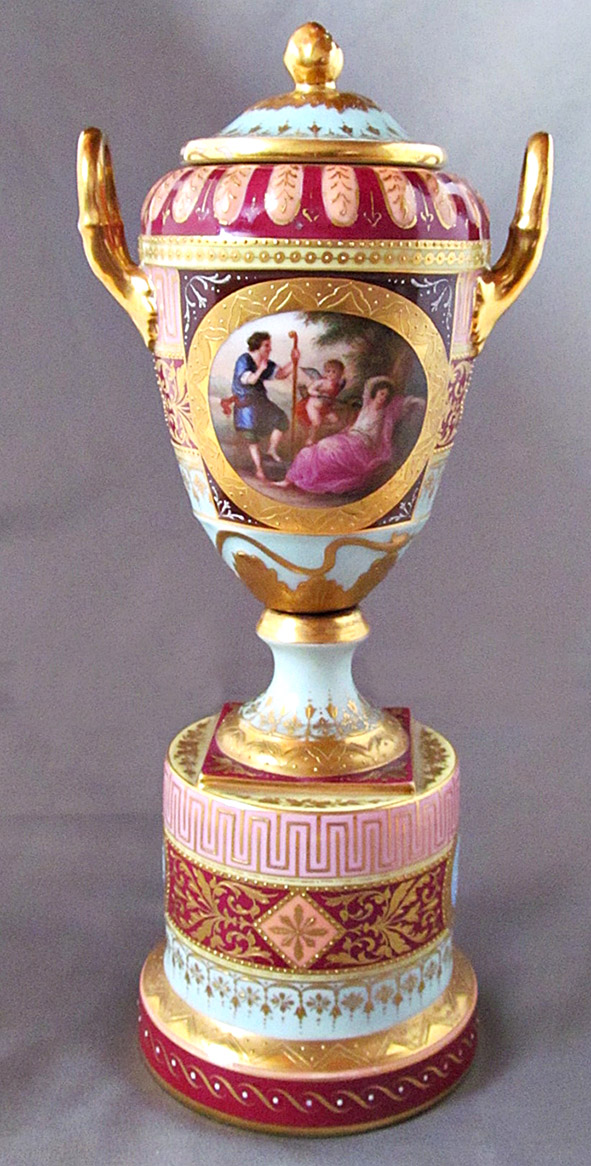 Vase mit gefälschtem Bindenschild