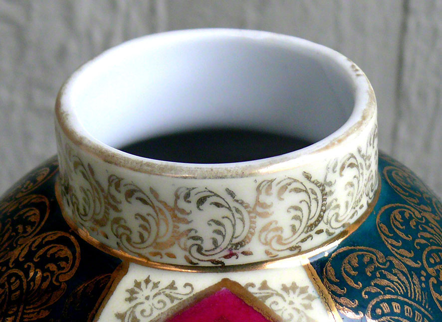 Vase Bindenschild Fälschung Goldstempel
