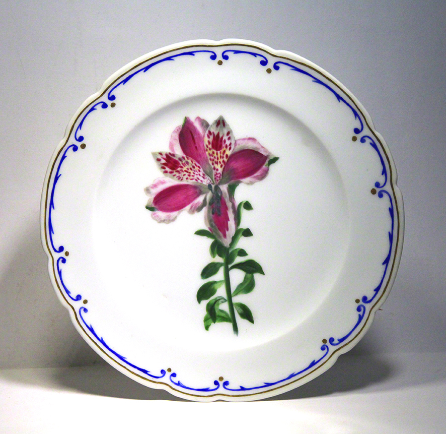Wiener Porzellanteller mit Alstroemeria Peregrina